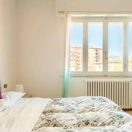 Chic Italian Escape - Lorusso *